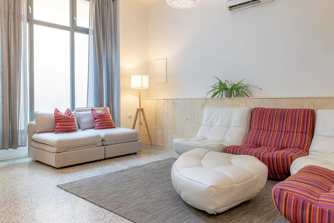 Apartment Ferienwohnung Moderno Loft A Due Passi Dal Lago Torno