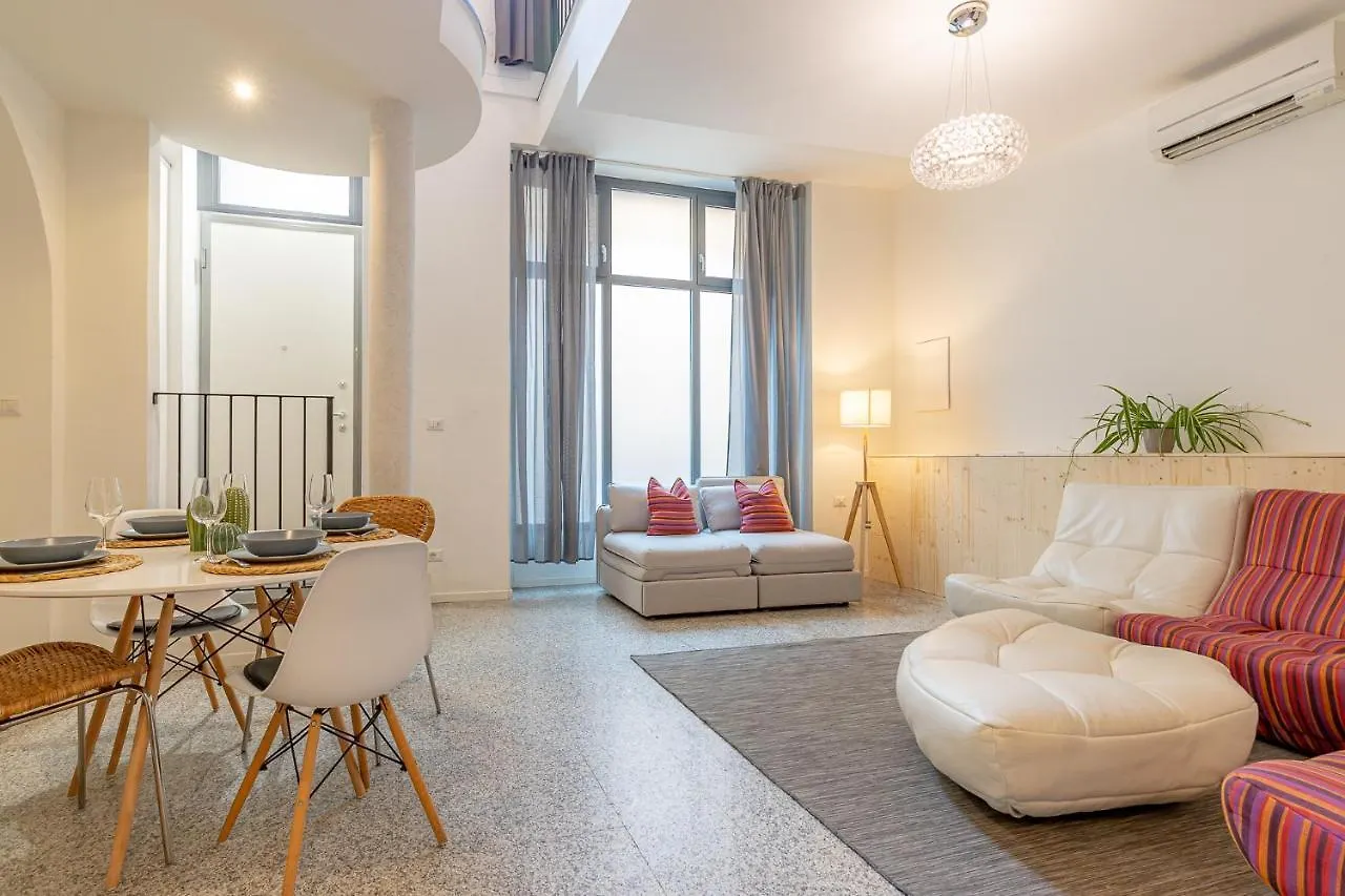 Ferienwohnung Moderno Loft A Due Passi Dal Lago Torno