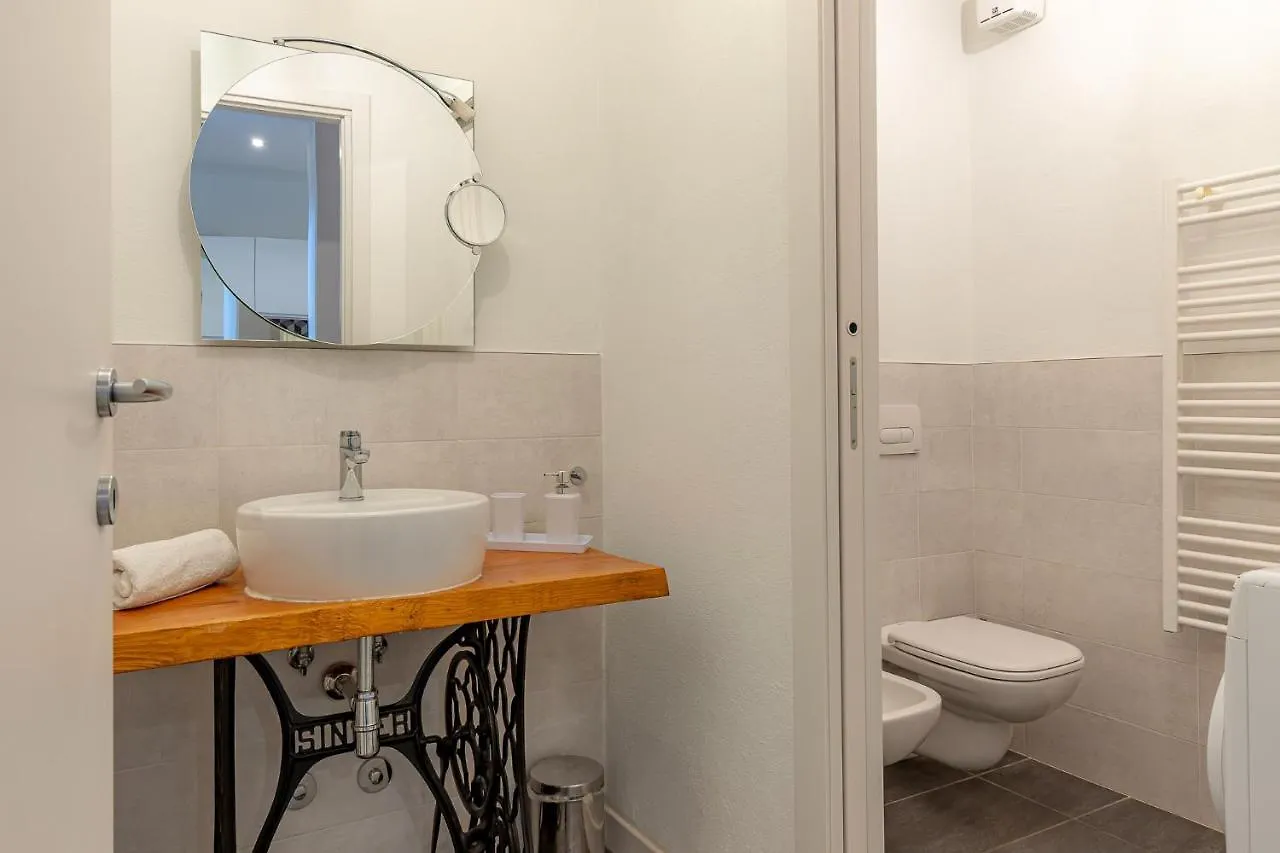 Apartment Ferienwohnung Moderno Loft A Due Passi Dal Lago Torno