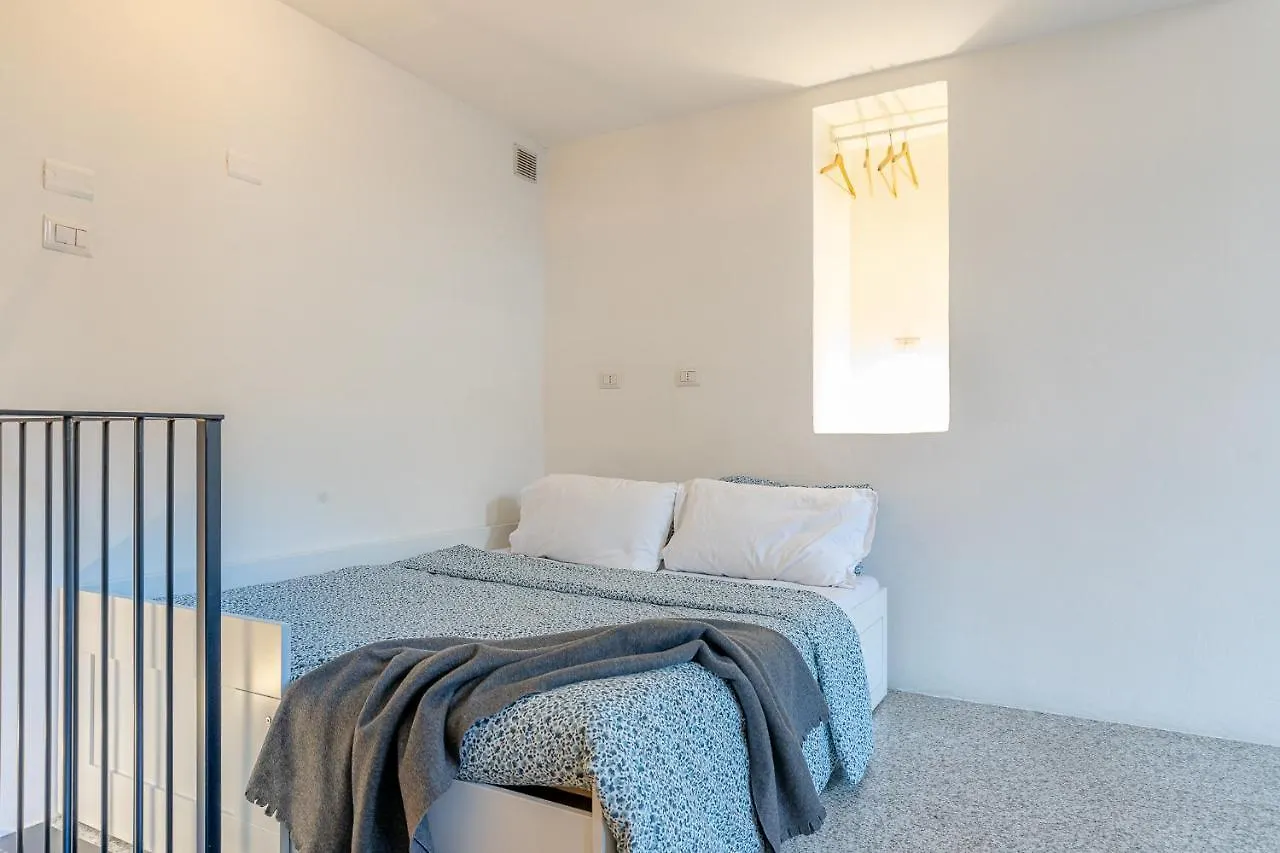 Ferienwohnung Moderno Loft A Due Passi Dal Lago Torno