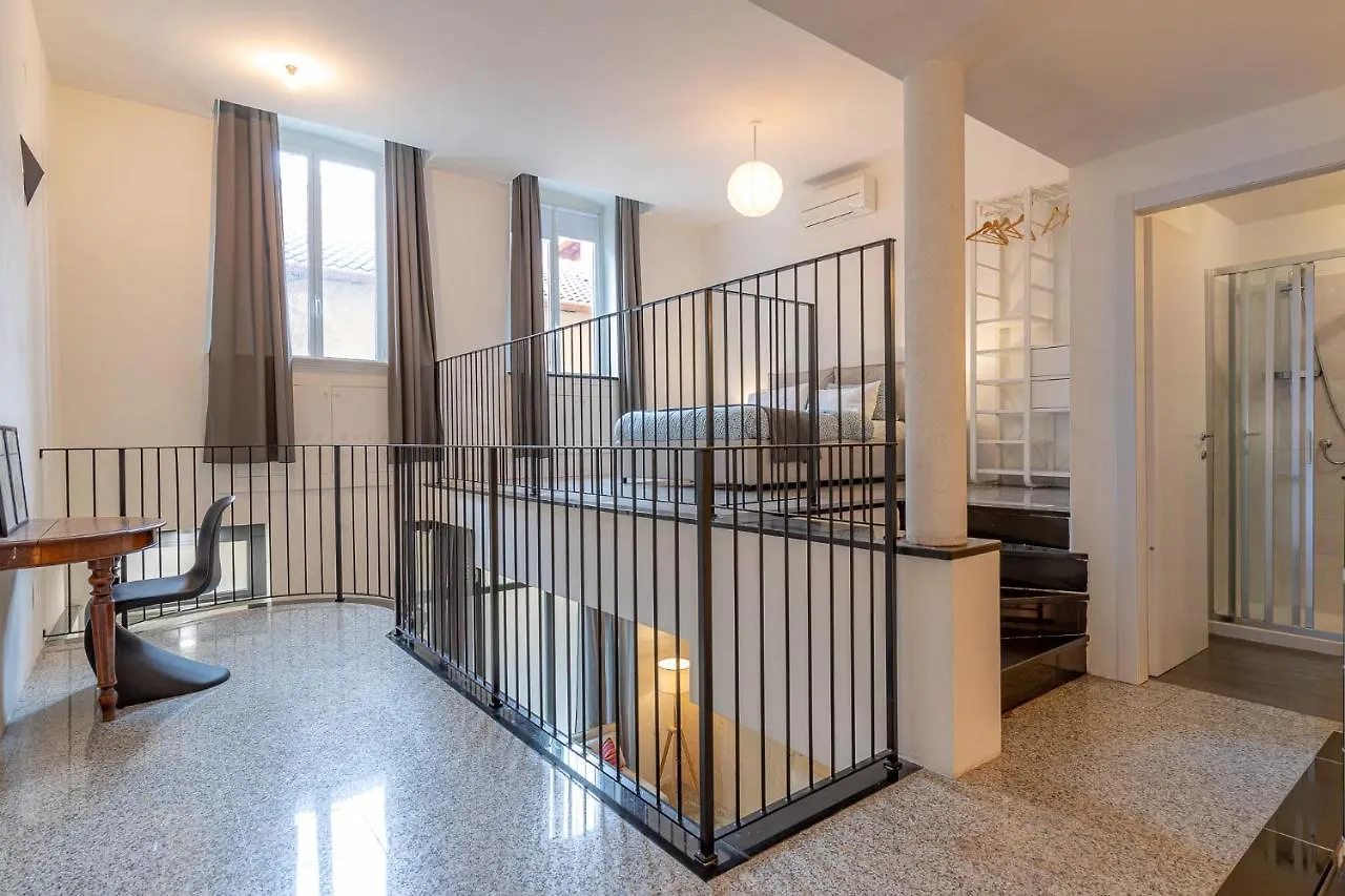 Apartment Ferienwohnung Moderno Loft A Due Passi Dal Lago Torno