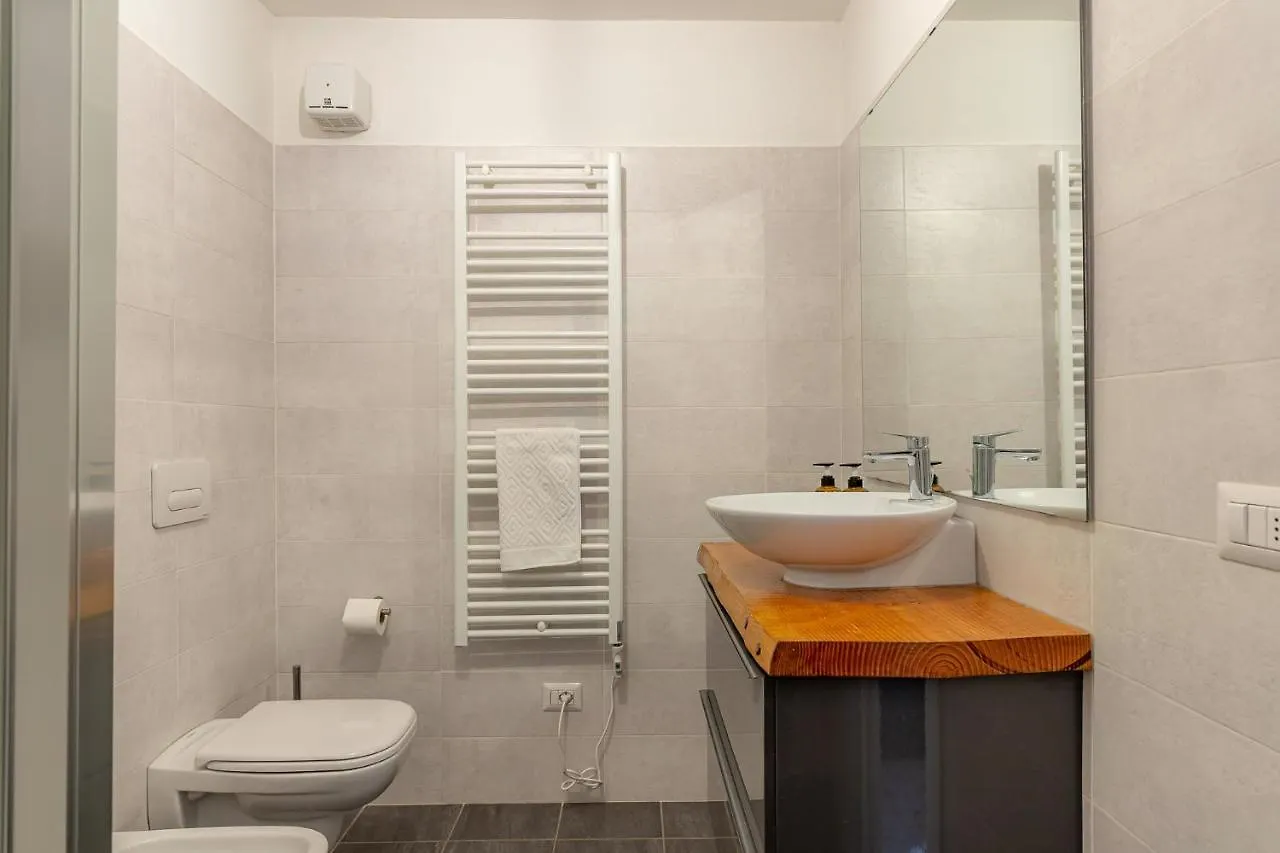 Ferienwohnung Moderno Loft A Due Passi Dal Lago Torno Apartment