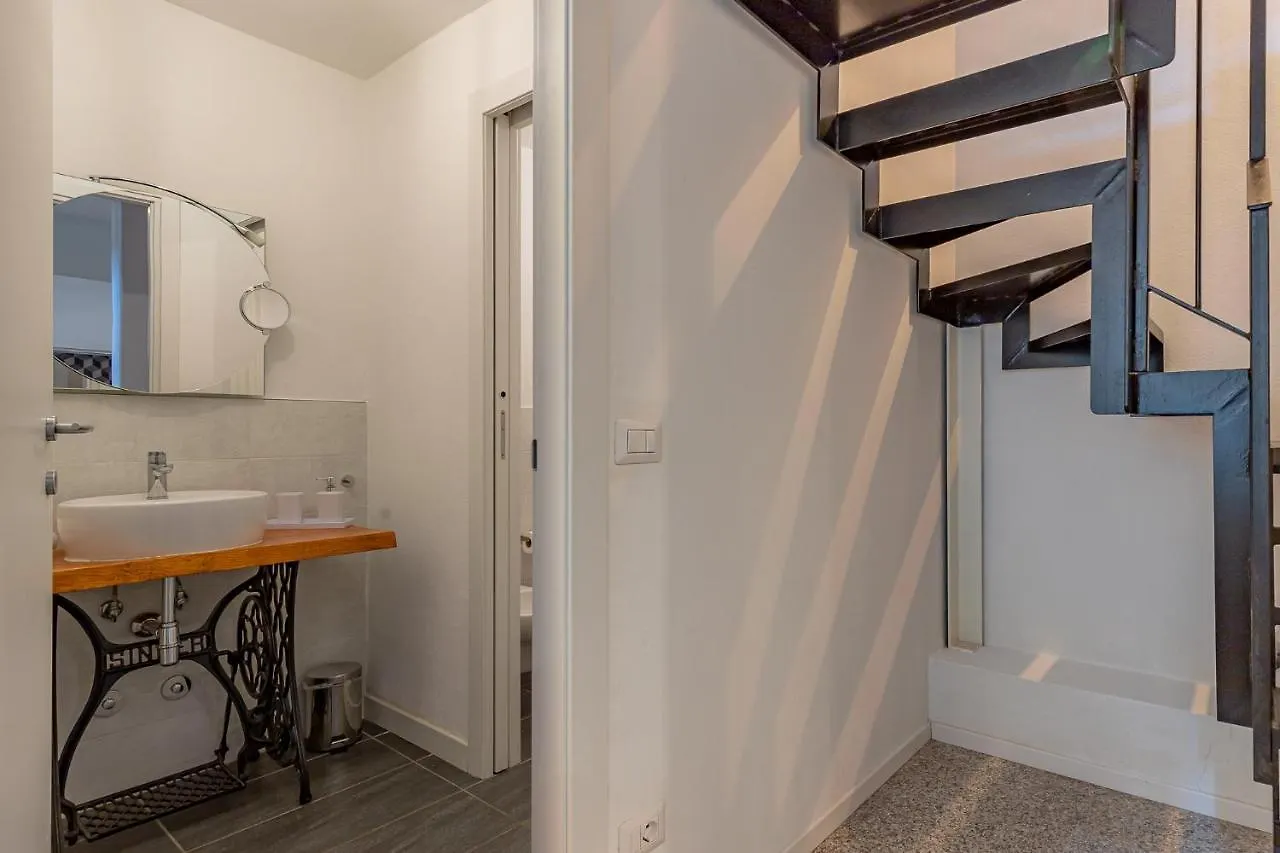 Moderno Loft A Due Passi Dal Lago Apartment Torno